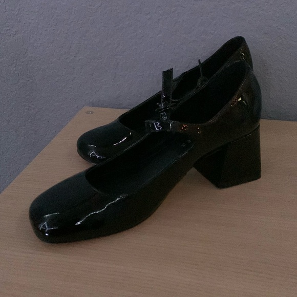 Marc Fisher black block heels - Picture 3 of 4